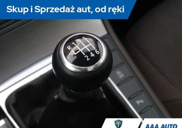 Volkswagen Passat cena 29000 przebieg: 310681, rok produkcji 2011 z Zdzieszowice małe 232